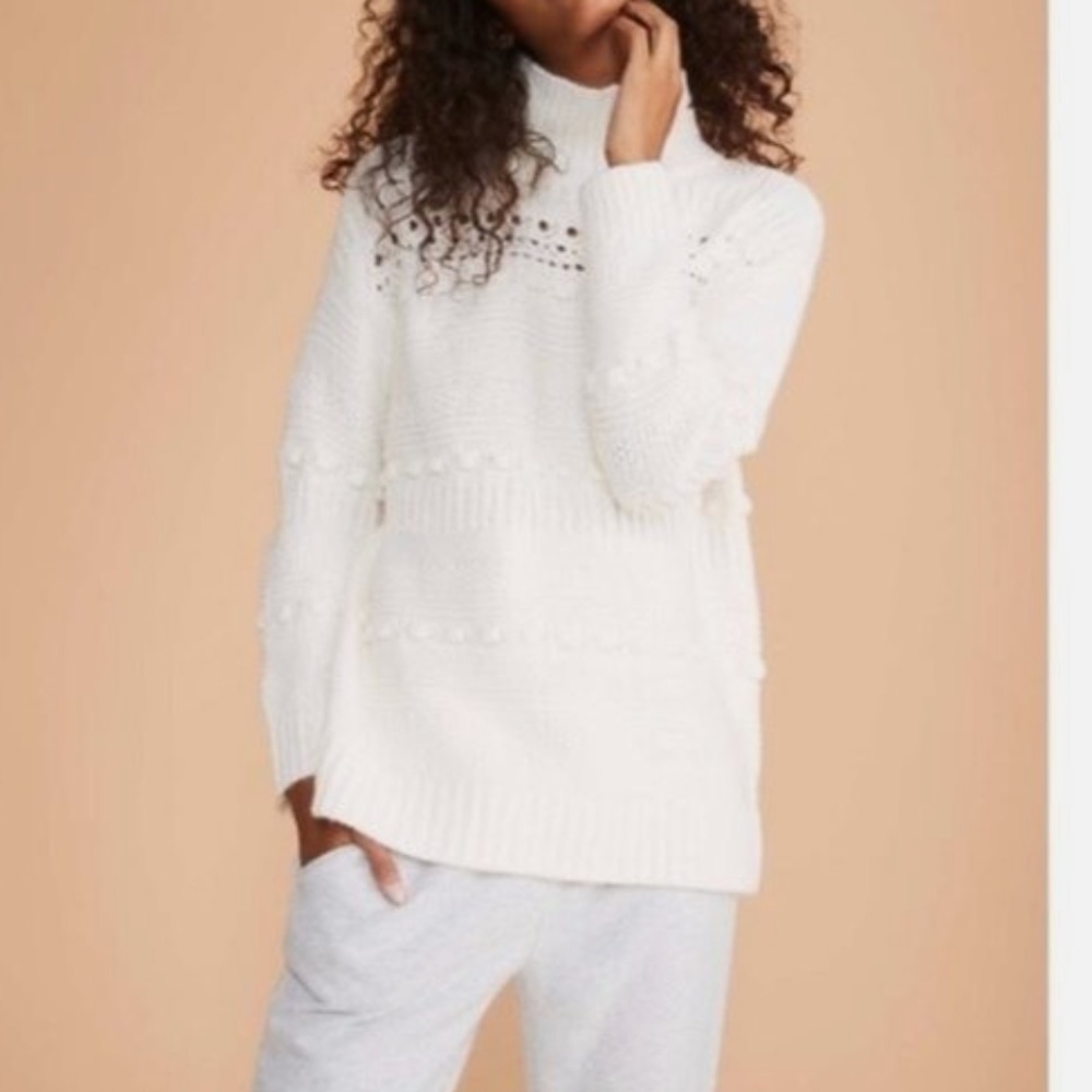 Lou & Grey Ivory Pom Pom Chunky Alpaca Blend Lon Line Turtleneck Sweater, Small